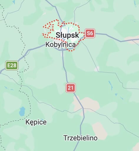 Mapa przedstawiająca Słupsk i okoliczne miejscowości w Polsce, w tym Kępice i Trzebielino. Widoczne są główne drogi E28, S6 i 21, a Słupsk jest zaznaczony przerywanym czerwonym konturem - idealny do pomocy drogowej lub holowania.